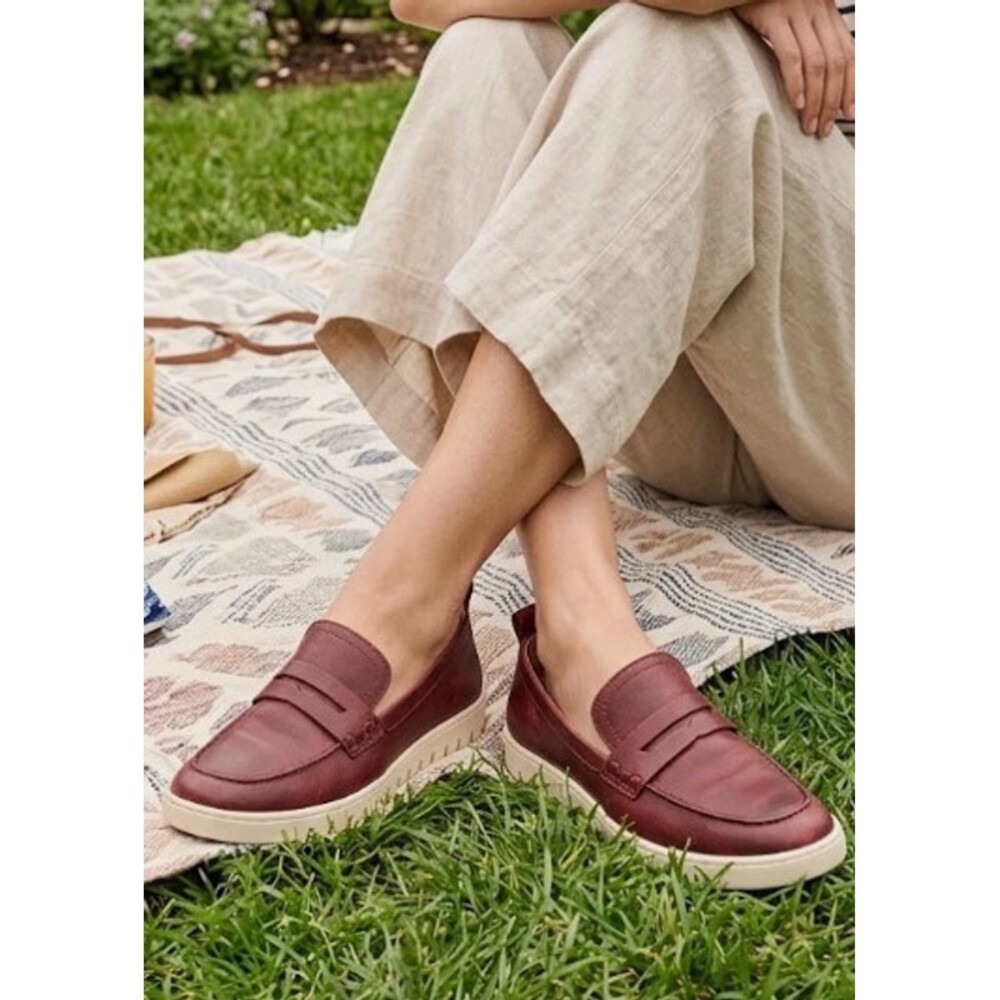 Vionic Uptown Penny Loafers Womens 9 Burgundy Red Leather Slip On Shoes Academia